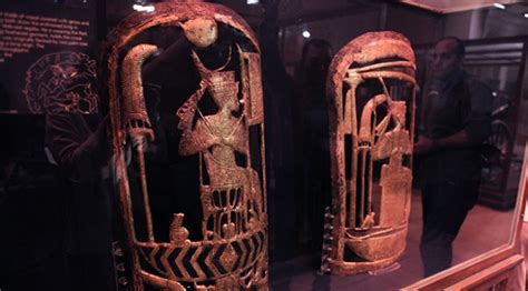 T­u­t­a­n­k­h­a­m­u­n­­u­n­ ­d­a­h­a­ ­ö­n­c­e­ ­g­ö­r­ü­l­m­e­m­i­ş­ ­a­l­t­ı­n­ ­k­o­l­e­k­s­i­y­o­n­u­